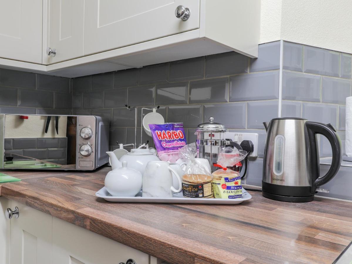 Panteg, Holiday home *